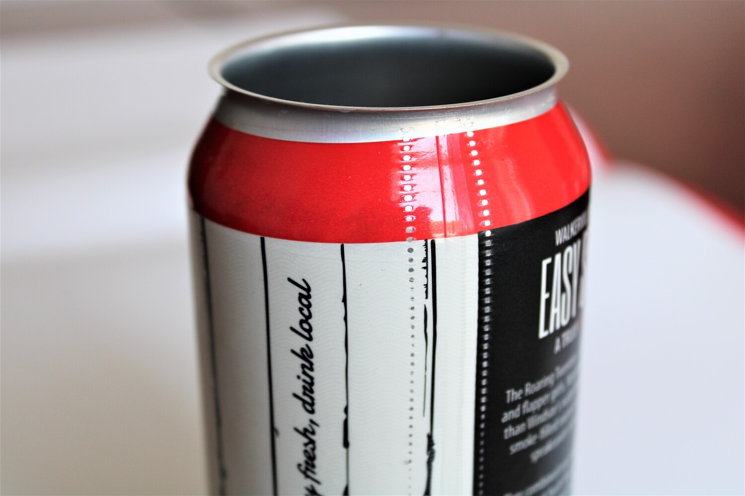 Shrink sleeves vs printed cans: which option should you pick?